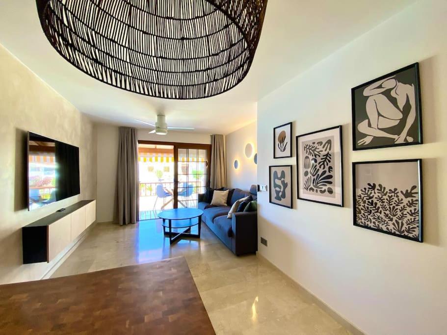 Stylish & Modern 1 Bedroom Suite On Frontline Of Playa Del Duque Costa Adeje  Buitenkant foto